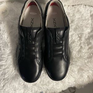 KIZIK Boston Black and Black outsole.Men size 12